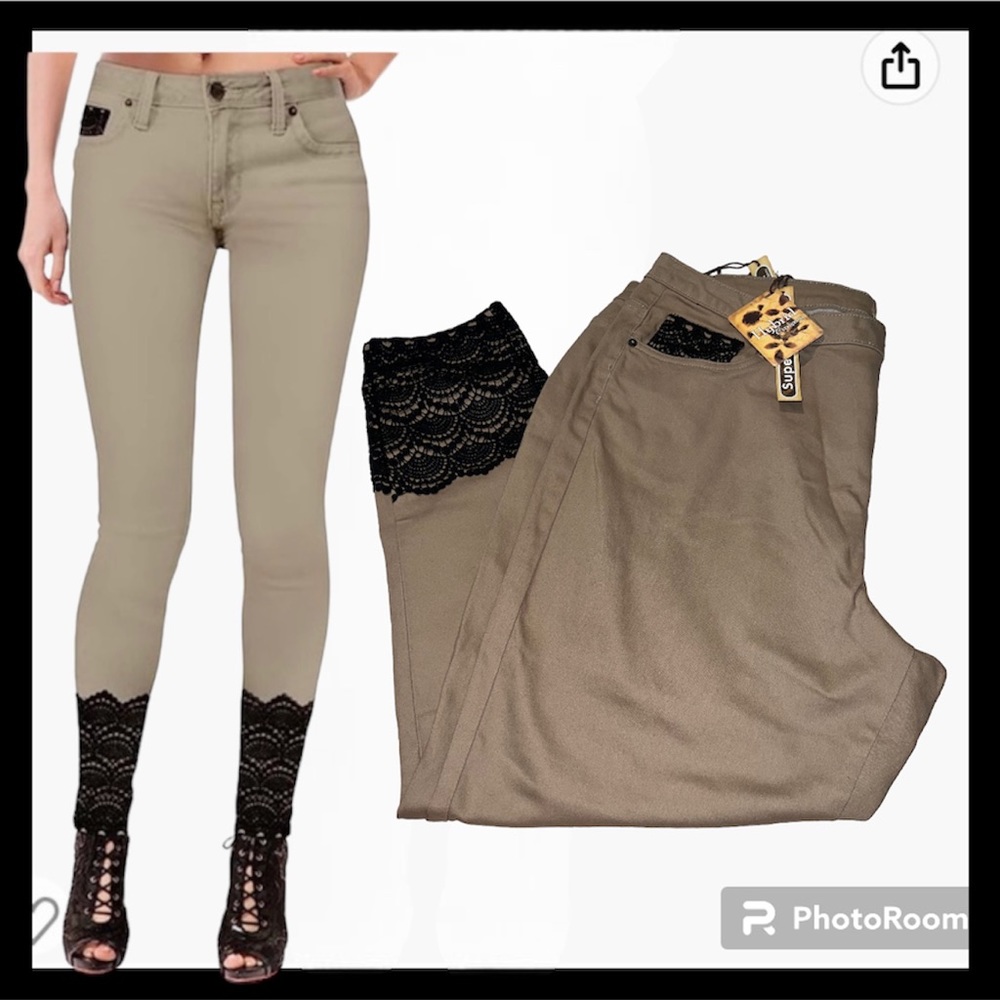 Plus size women laced skinny jeans. Size 24